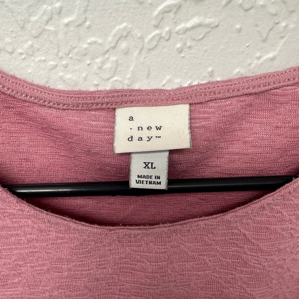 Pink Bubble Sleeve Ribbed / Ripple Pattern Blouse - Picture 4 of 4